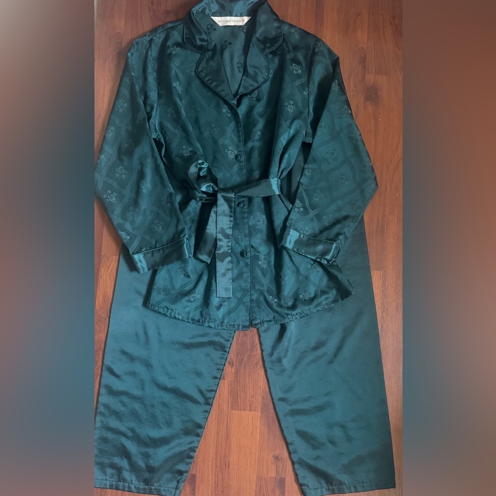 Victoria’s Secret Vintage Dark Green Satin Pajama Set Sz Medium